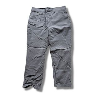 Ricki’s Straight Leg Capri Dress Pants | Light Gray | Office Workwear |